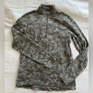 Men’s lululemon quarter zip in Camo in size M